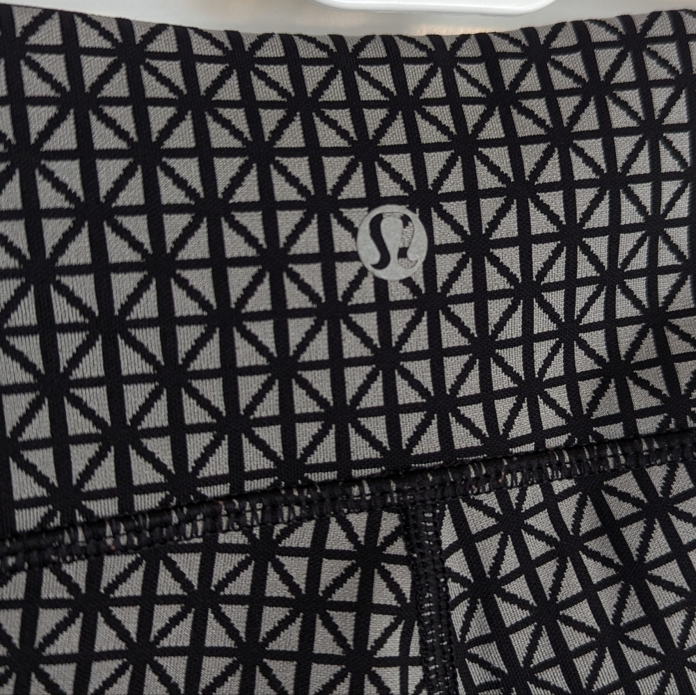Lululemon Wunder Under Mid Rise 30" Legging - Geo Silver Spoon Black Design sz 4 - Picture 5 of 6